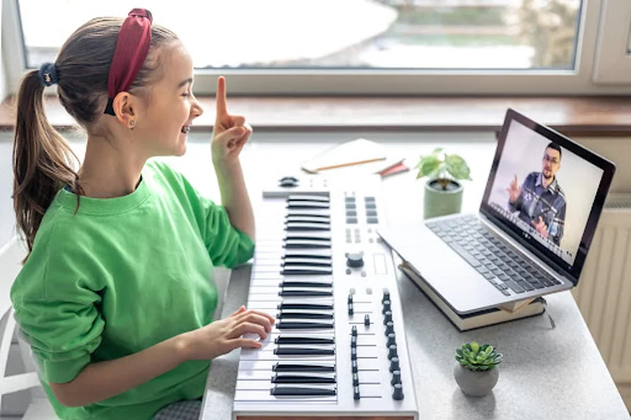 Digital vs. Acoustic Which Piano Is Better for Modern Learners