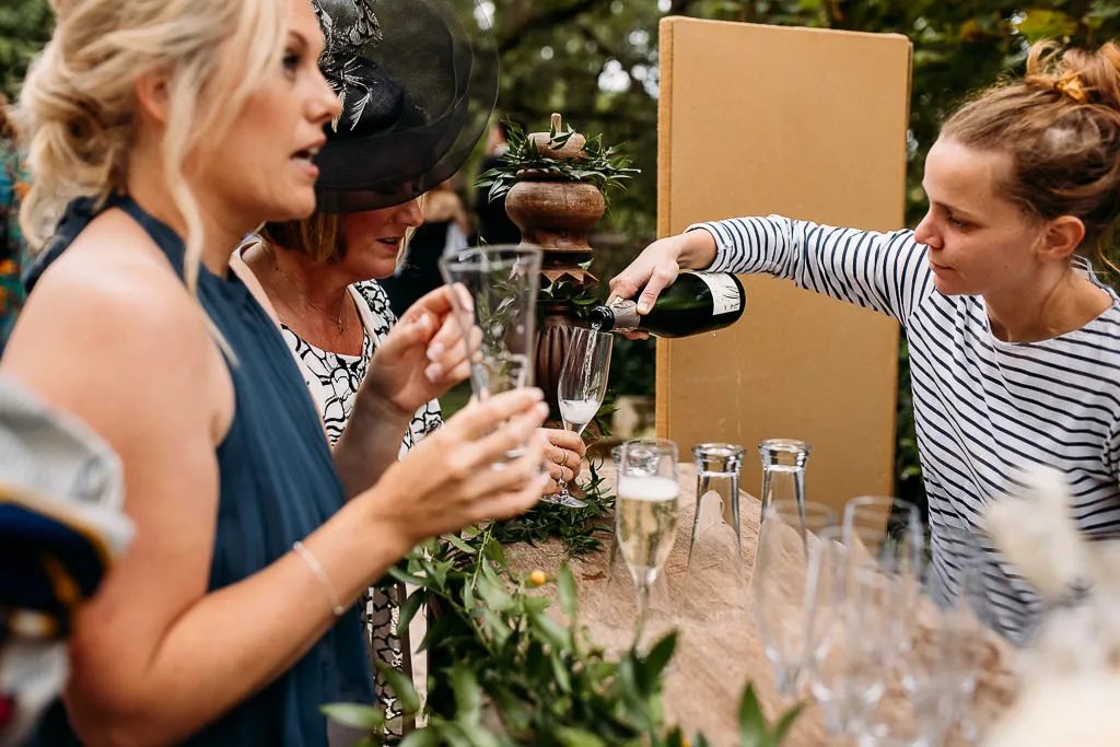 How A Mobile Karaoke Party Can Make Your Wedding Reception More Fun
